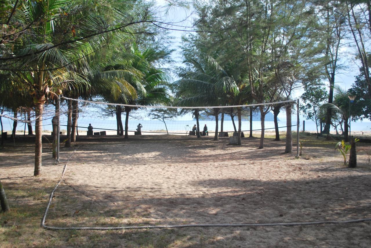 Tanjung Demong Beach Resort Kampung Kuala Besut Exterior photo