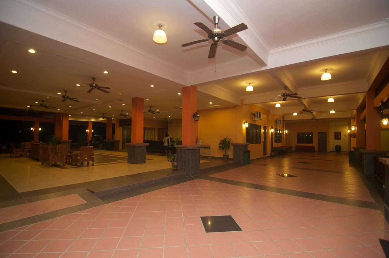 Tanjung Demong Beach Resort Kampung Kuala Besut Exterior photo